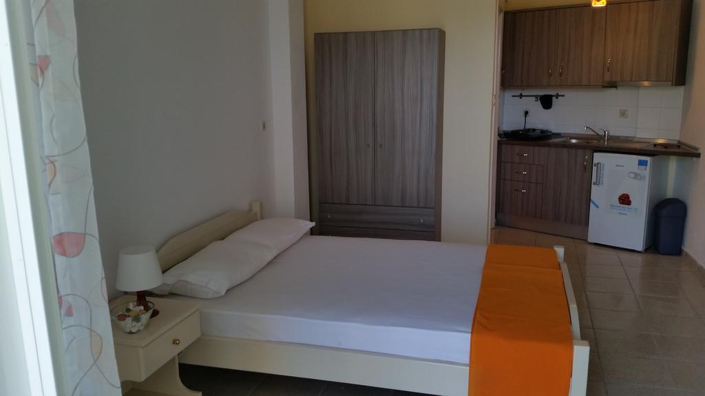 Amparoudes Apartment กริโอปียี ห้อง รูปภาพ